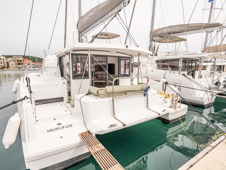 Wynajem łodzi Bali Bali 4.2 w Pirovac na SamBoat 