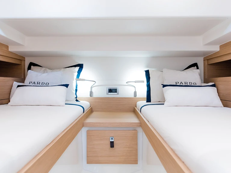 Wynajem Motorówka Pardo Yachts z patentem 