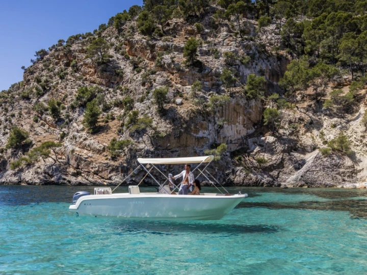 Wynajem łodzi Invictus  FX 190 w Saint-Raphael na SamBoat 