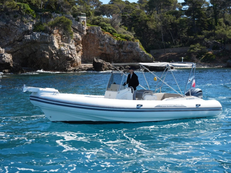 Motorówka do wynajmu w Cannes w najlepszej cenie