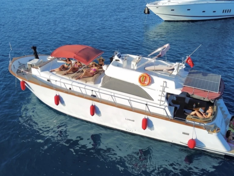 Wynajmij Motorówka z lub bez skippera Azimut w Bodrum