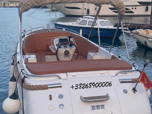 Wynajem Motorówka w Budva - Truszczynscy boats Primeur 715