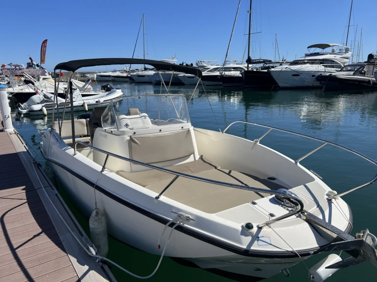 Wynajmij Quicksilver Activ 675 Open Sport w Cannes