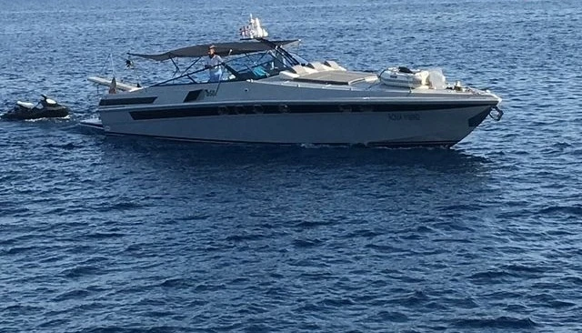 Baia baia 50 między profesjonalistami a osobami prywatnymi w Porto Rotondo