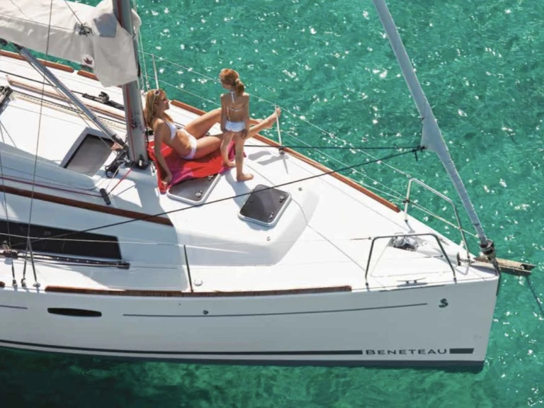 Wynajmij Bénéteau Oceanis 31 w La Herradura