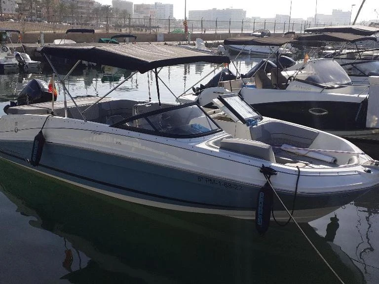 Wynajem łodzi Bayliner VR6 OB w Club Náutico can Pastilla na SamBoat 