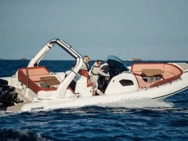 Wynajem łodzi ZODIAC MILPRO MEDLINE 9 NEO w Hyeres na SamBoat 