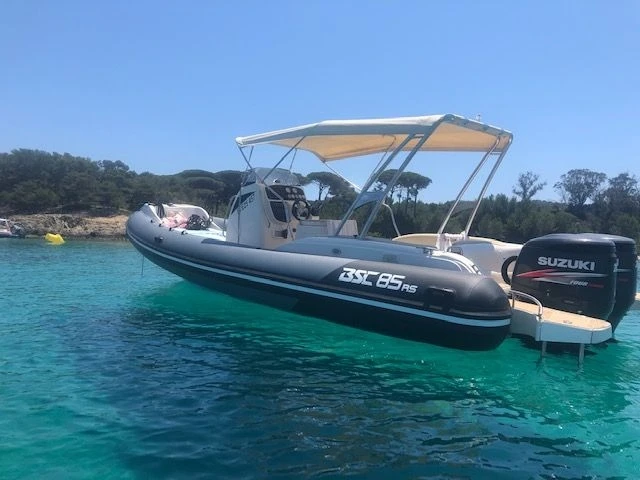 Łódż półsztywna do wynajmu w Hyeres w najlepszej cenie