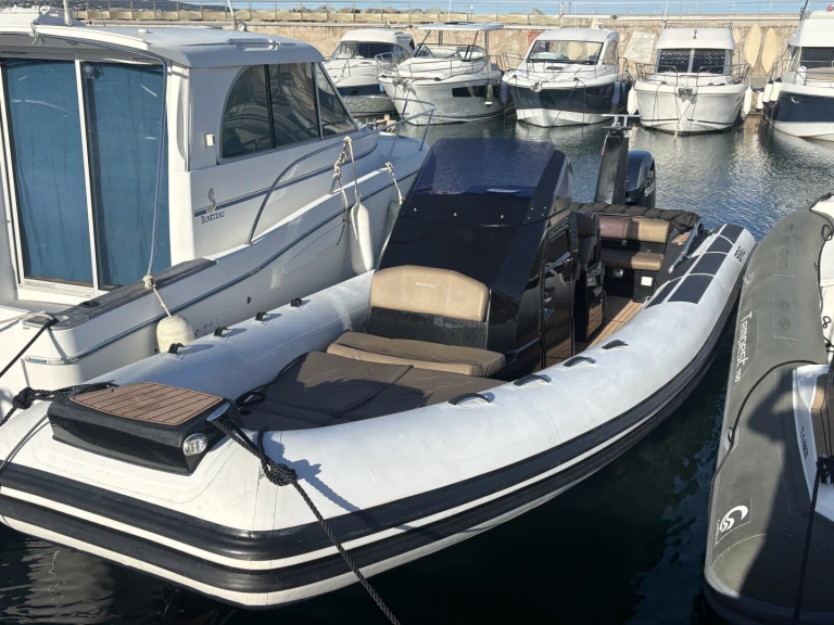 Wynajem łodzi Cavalaire-sur-Mer tanio Eagle 8