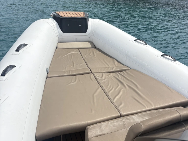 Wynajmij Łódż półsztywna z lub bez skippera Brig w Cavalaire-sur-Mer