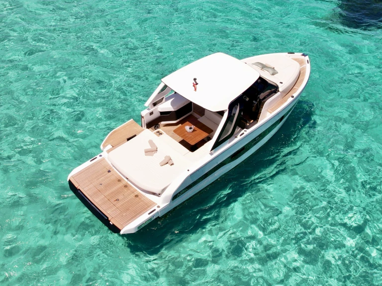 Wynajem łodzi Cranchi A32 w Ibiza Town na SamBoat 