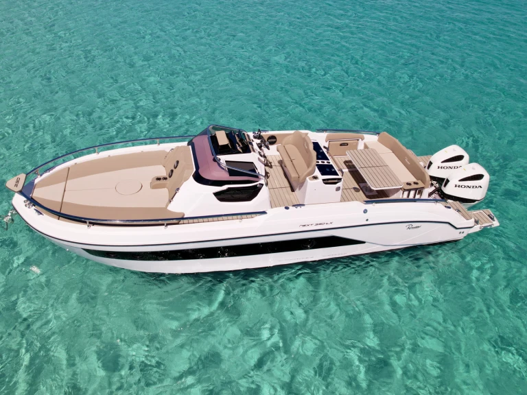Wynajmij Ranieri 330 LX w Ibiza Town