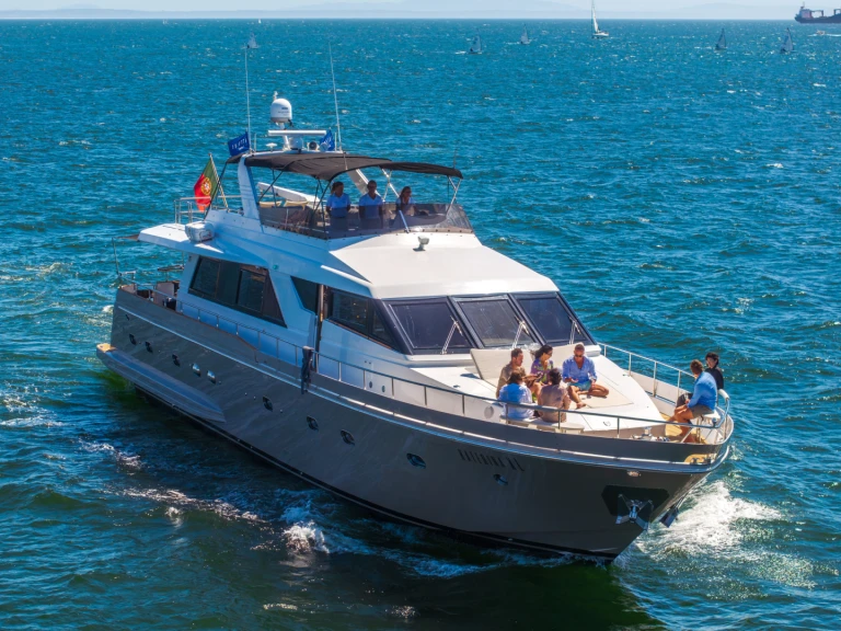Wynajem łodzi Cascais tanio falcon 82