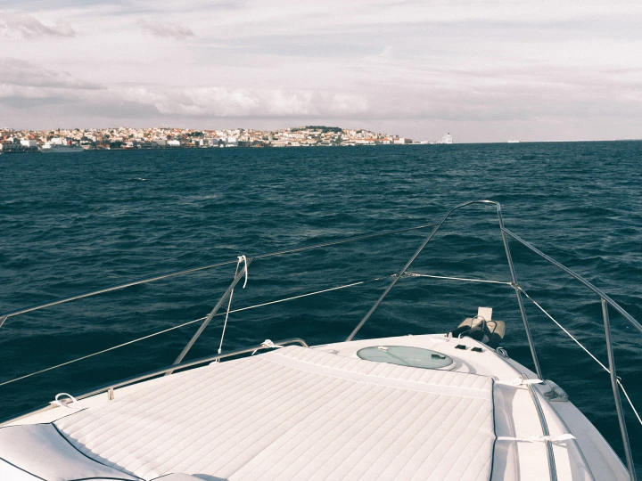 Fairline Phantom 40 między profesjonalistami a osobami prywatnymi w Lizbona