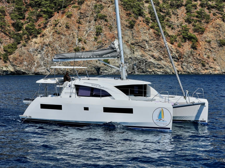 Wynajem łodzi Tivat tanio Leopard 40