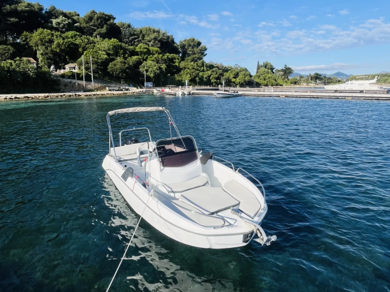 Wynajem łodzi Bénéteau Flyer 6.6 SPACEdeck w Antibes na SamBoat 