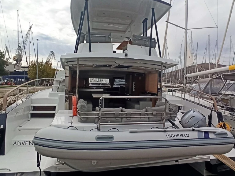 Wynajem łodzi Bali Bali 4.3 MY w Biograd na Moru na SamBoat 