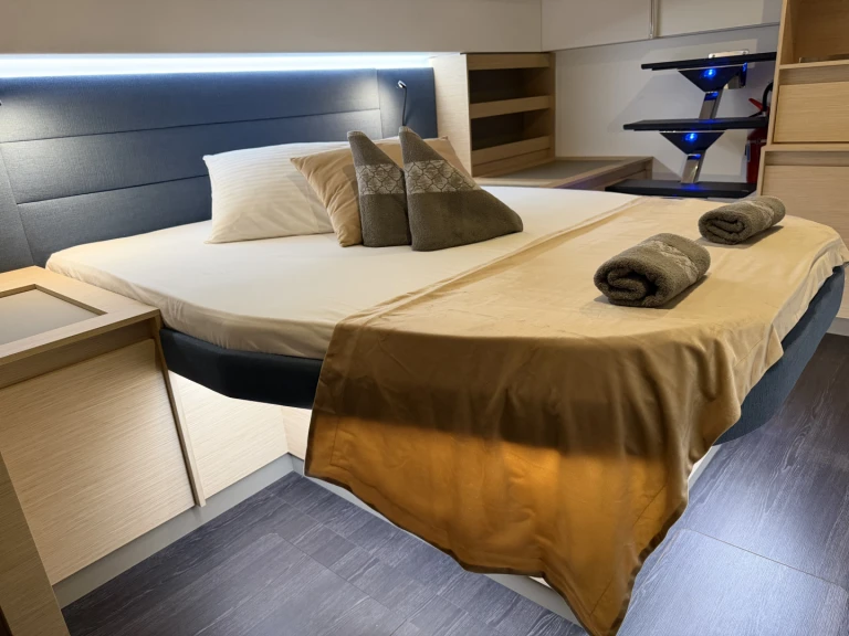 Wynajmij Katamaran z lub bez skippera Fountaine Pajot w Donji Seget