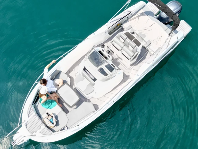 Wynajem łodzi Karnic sl 701 w Sirmione na SamBoat 