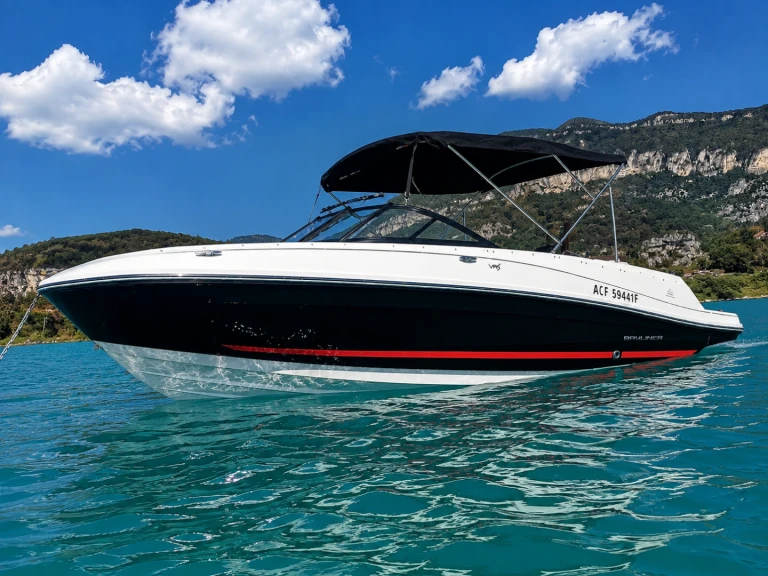 Wynajmij Motorówka z lub bez skippera Bayliner w Le Bourget-du-Lac