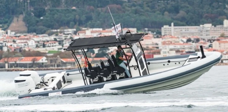 Wynajmij Searib's 9.60 PRO w Arzon