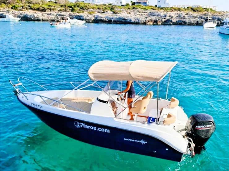 Motorówka do wynajmu w Ciutadella de Menorca w najlepszej cenie
