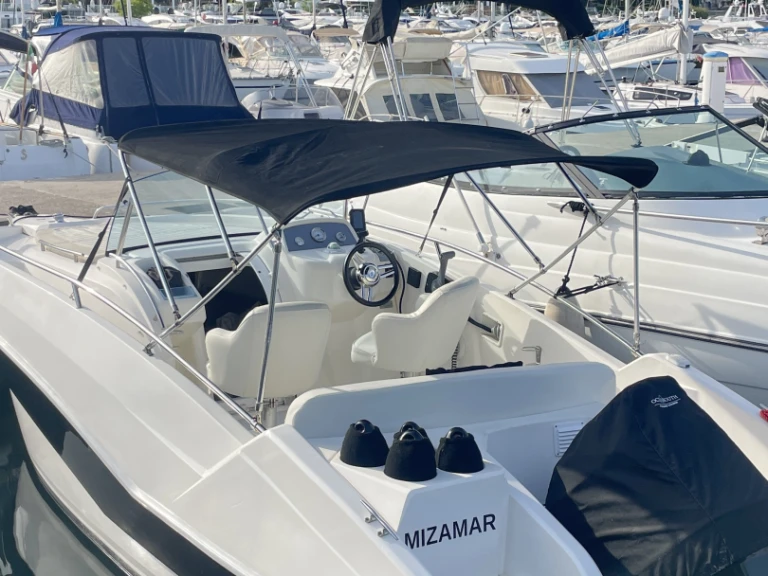 Wynajmij Rio Rio 650 Day Cruiser w Nicea