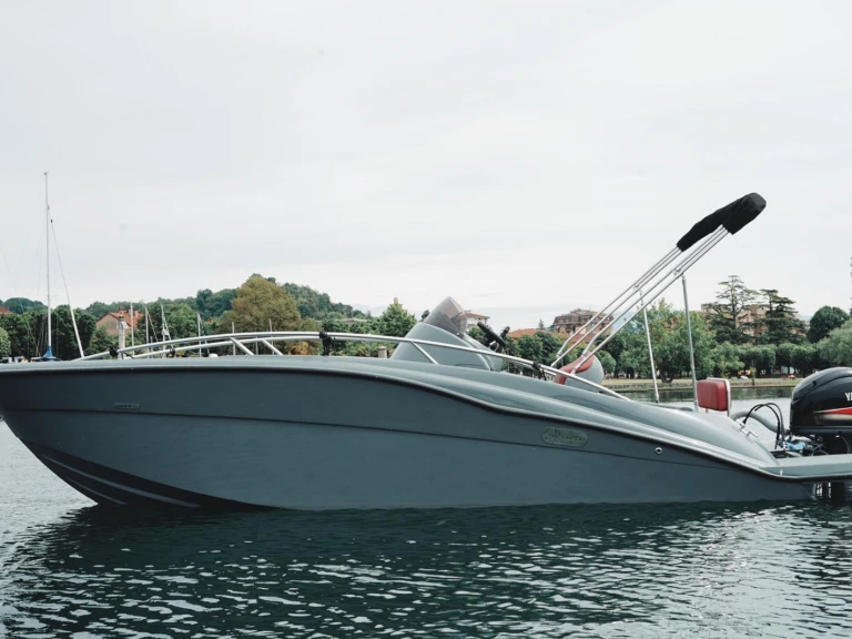 Wynajem łodzi Clear Aries Open L w Angera na SamBoat 
