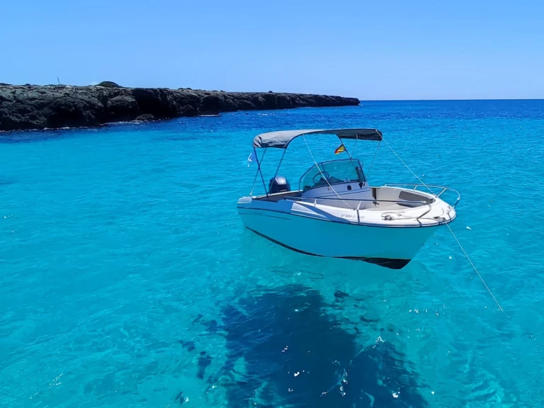 Wynajem w Cala en Bosch- Jeanneau Cap Camarat 625 na SamBoat