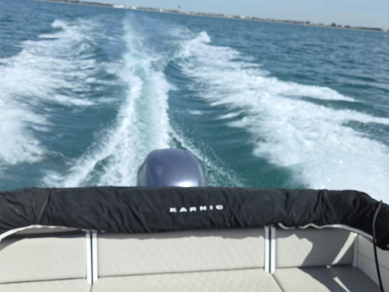 Motorówka do wynajmu w Port-Camargue w najlepszej cenie