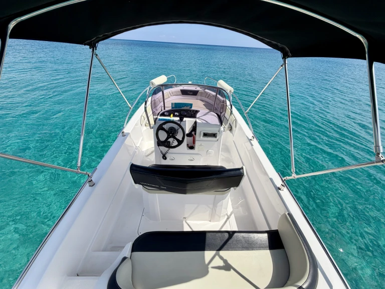 Wynajem Motorówka w Protaras - Ranieri Voyager 19 S
