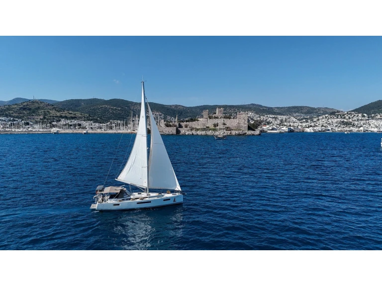 Wynajmij Żaglowiec z lub bez skippera Jeanneau w Bodrum