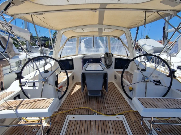 Wynajem łodzi Bénéteau Oceanis 41.1 w Gouvia na SamBoat 