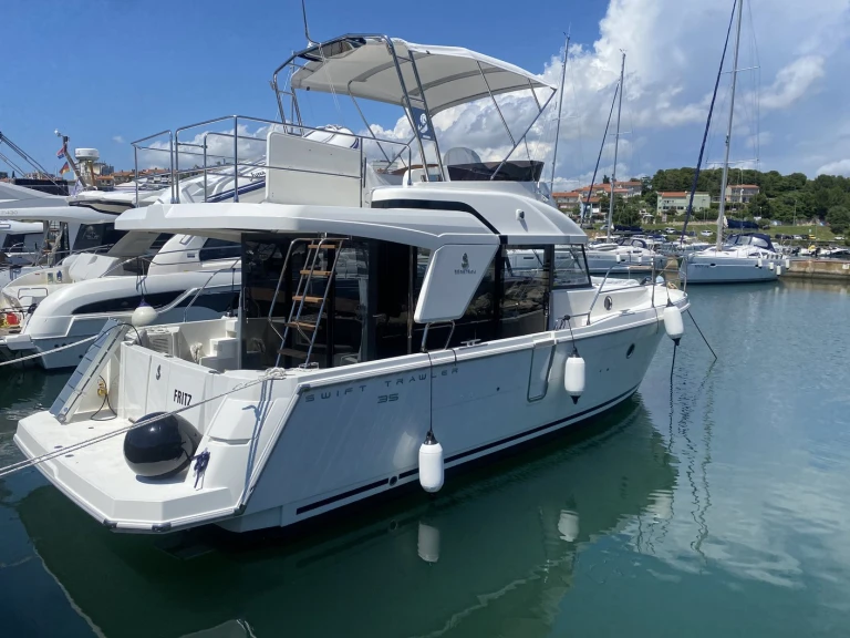Wynajem w Pula- Bénéteau Swift Trawler 35 na SamBoat