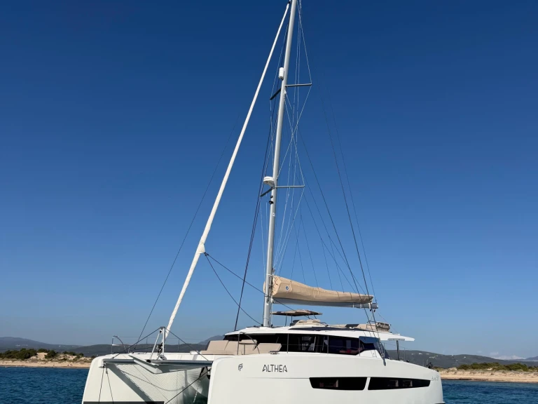 Wynajmij Katamaran z lub bez skippera Fountaine Pajot w Adámas