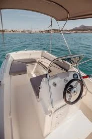 Wynajem łodzi V2 BOATS 5.0 SPORT w Torredembarra na SamBoat 