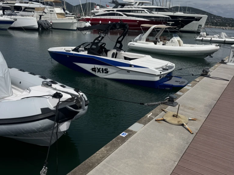 Wynajem w Port des Marines de Cogolin- Axis T220 na SamBoat