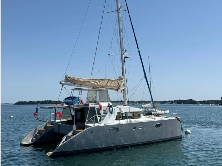 Wynajem łodzi Le Marin tanio 450