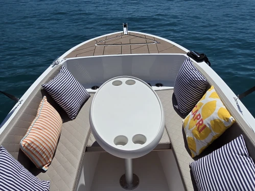 Wynajem Motorówka Valory z patentem 