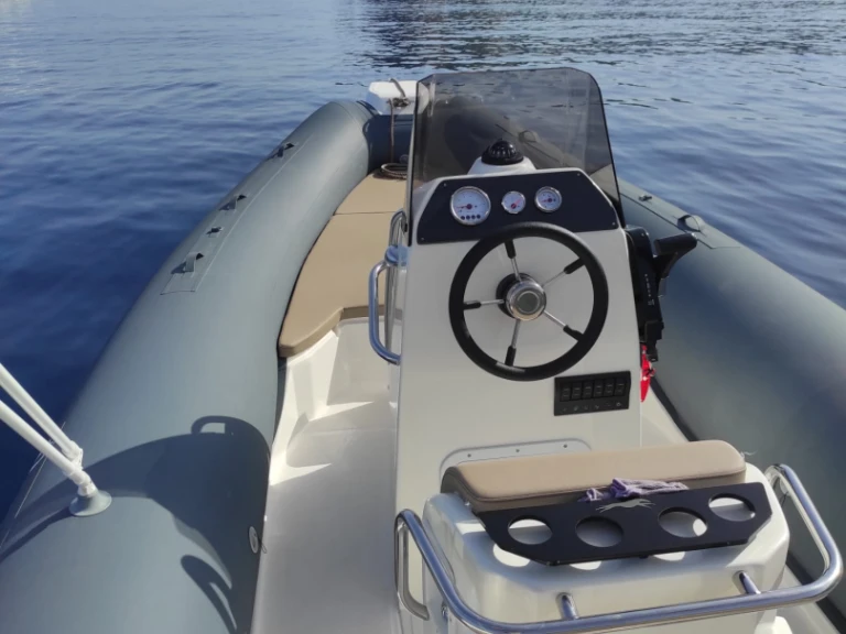 Wynajmij Łódż półsztywna z lub bez skippera Blue rib w Ponza