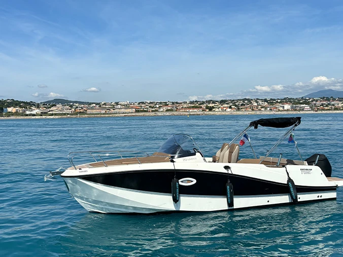 Wynajem łodzi Antibes tanio Activ 755 Open