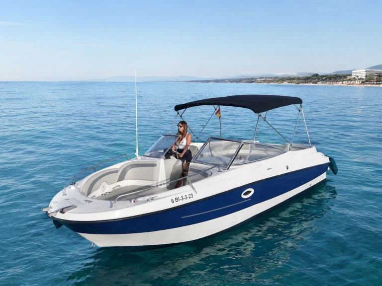 Wynajem Motorówka Bayliner z patentem 