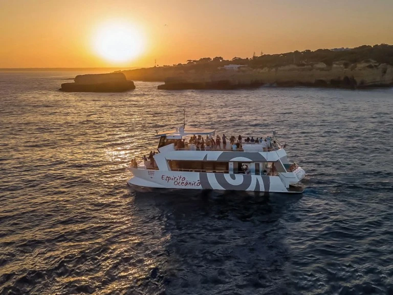 Wynajmij Catamaran Custom w Portimão