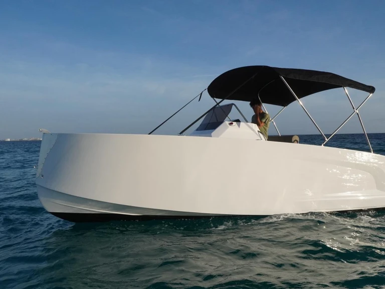 Wynajem Motorówka BOATS MAK 365 z patentem 