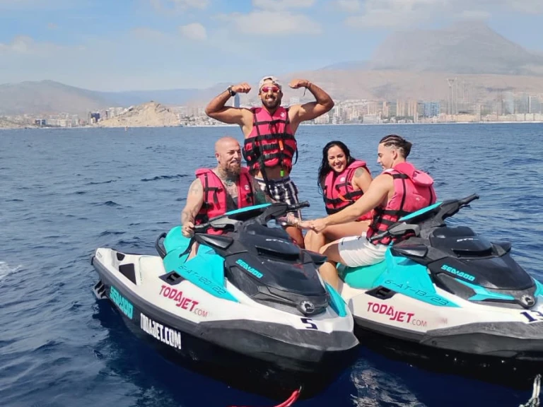 Sea-Doo GTX PRO między profesjonalistami a osobami prywatnymi w Villajoyosa