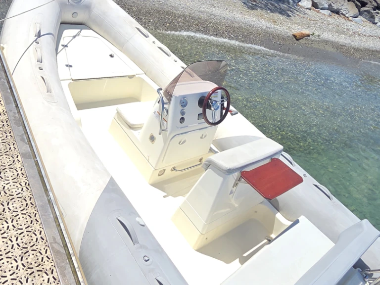 Wynajmij Zodiac Medline 580 w Évian-les-Bains
