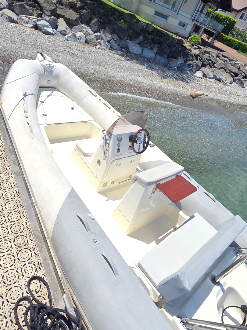 Wynajmij Zodiac Medline 580 w Évian-les-Bains