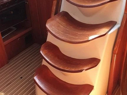 Wynajmij Jeanneau Sun Odyssey 43 w Níkiti