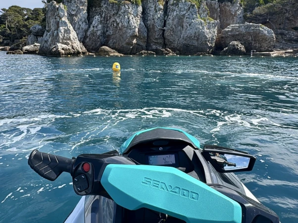 Sea-Doo GTI 130 między profesjonalistami a osobami prywatnymi w Antibes