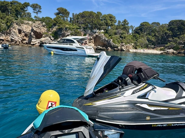 Sea-Doo GTI 130 między profesjonalistami a osobami prywatnymi w Antibes